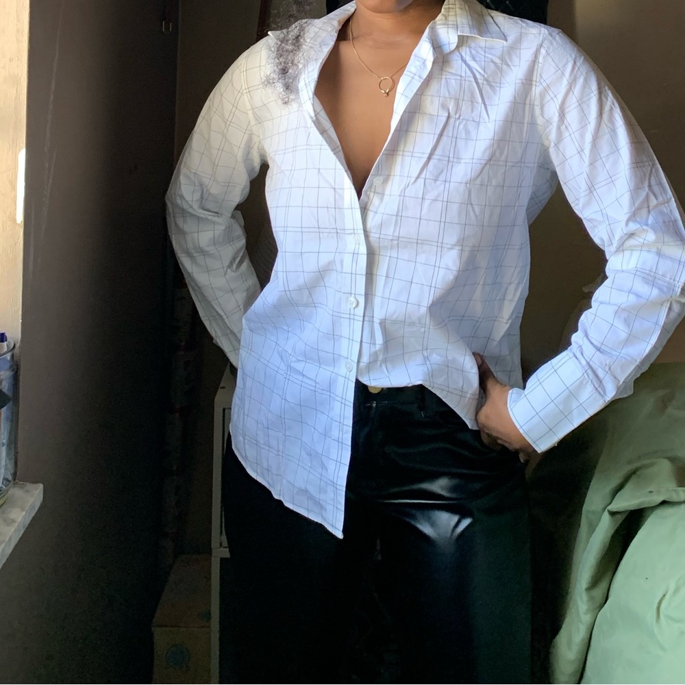 Black/White Button Down Long Sleeve